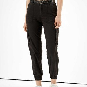 American Eagle Relaxed Mom Jogger Pant